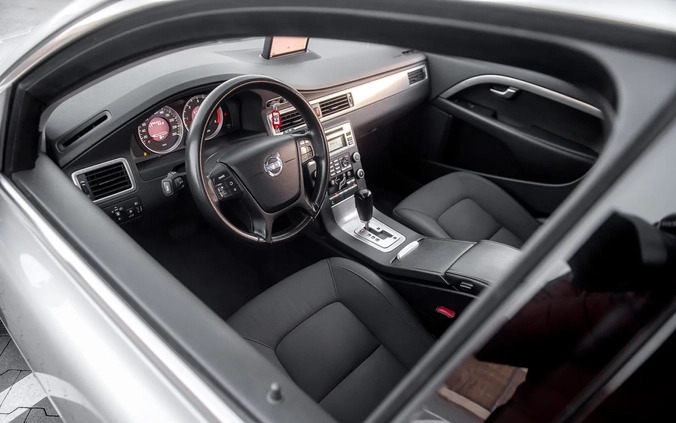 Volvo V70 cena 27900 przebieg: 276326, rok produkcji 2011 z Radom małe 631